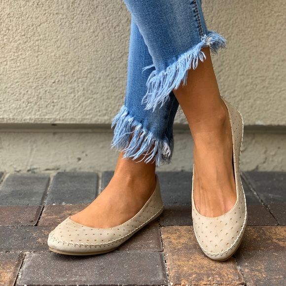 Cream Embossed Stitched Distressed Ballet Flats - Picture 4 of 7